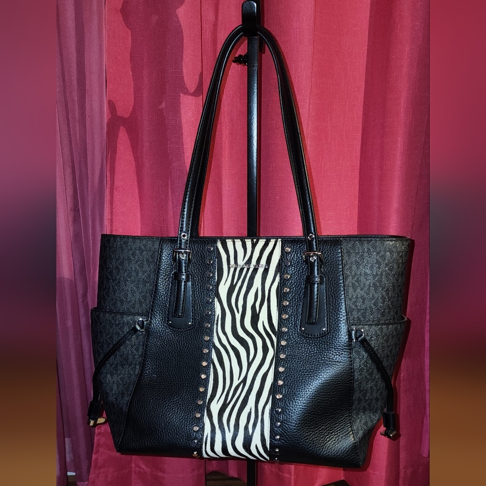 MICHAEL KORS ZEBRA STRIP TOTE